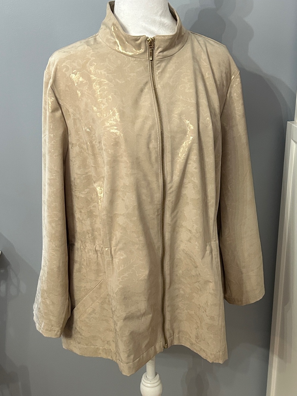 Zenergy by Chico's Jacket Size 3 (16) Tan Gold Metallic Foil Zip Front